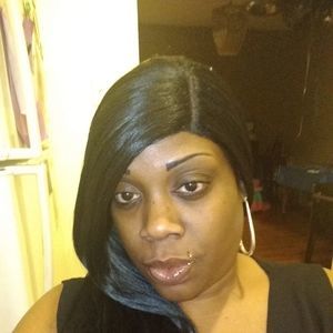 Meet your Posher, Monique